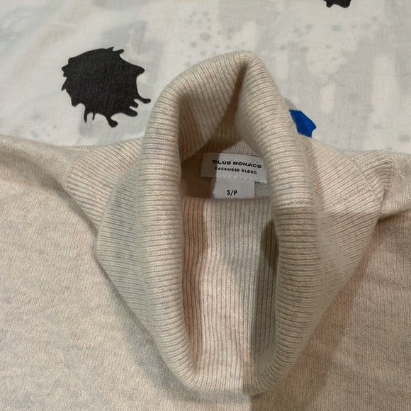 Club Monaco sweater - Picture 4 of 5